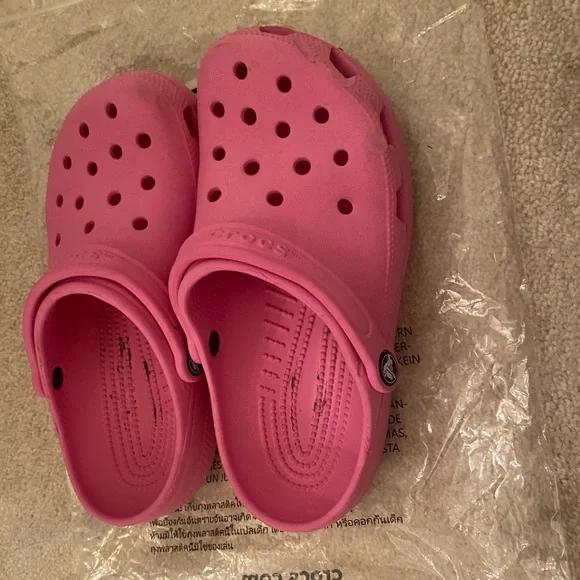 Pink crocs - Picture 4 of 5